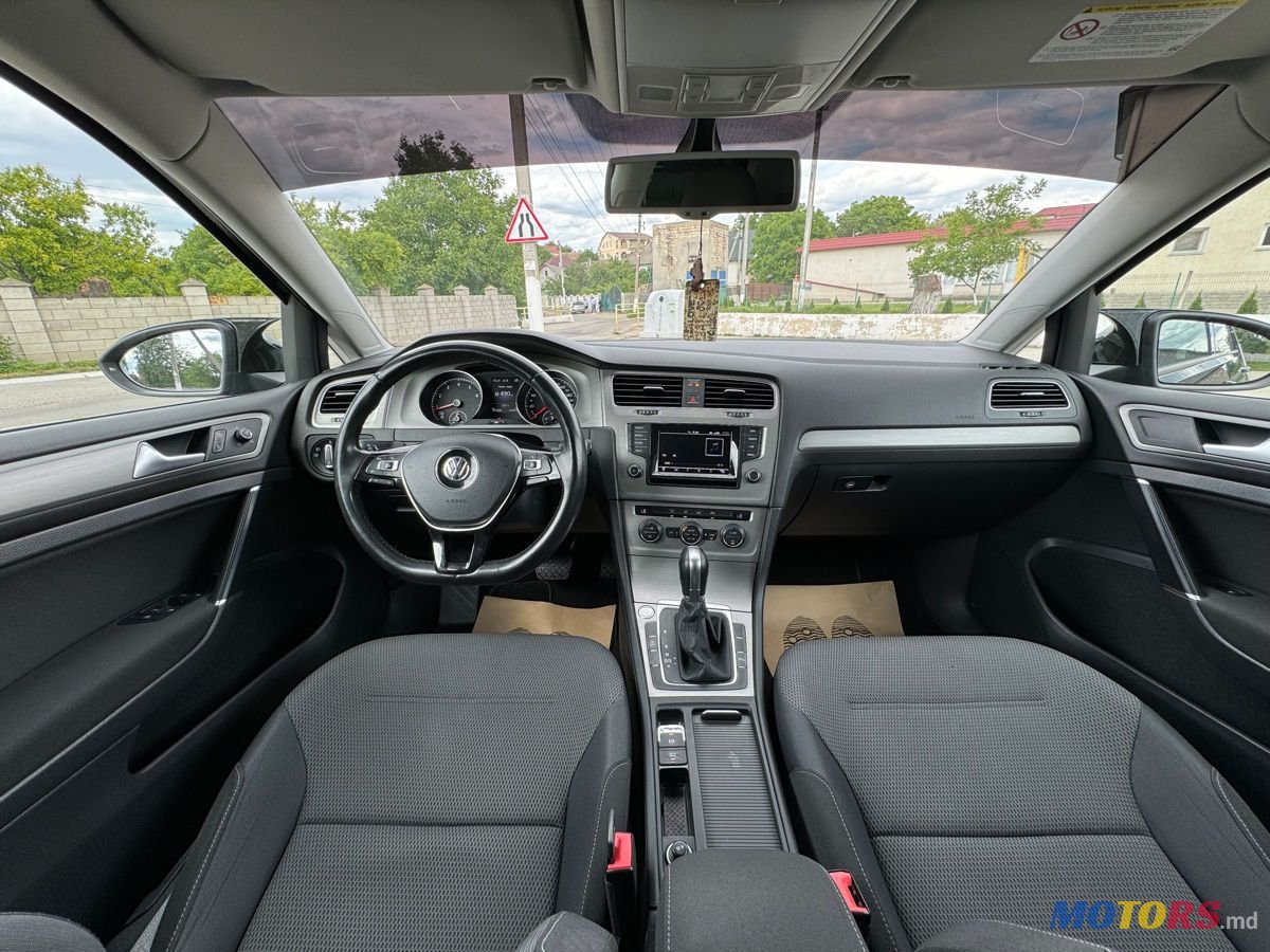 2015' Volkswagen Golf photo #6