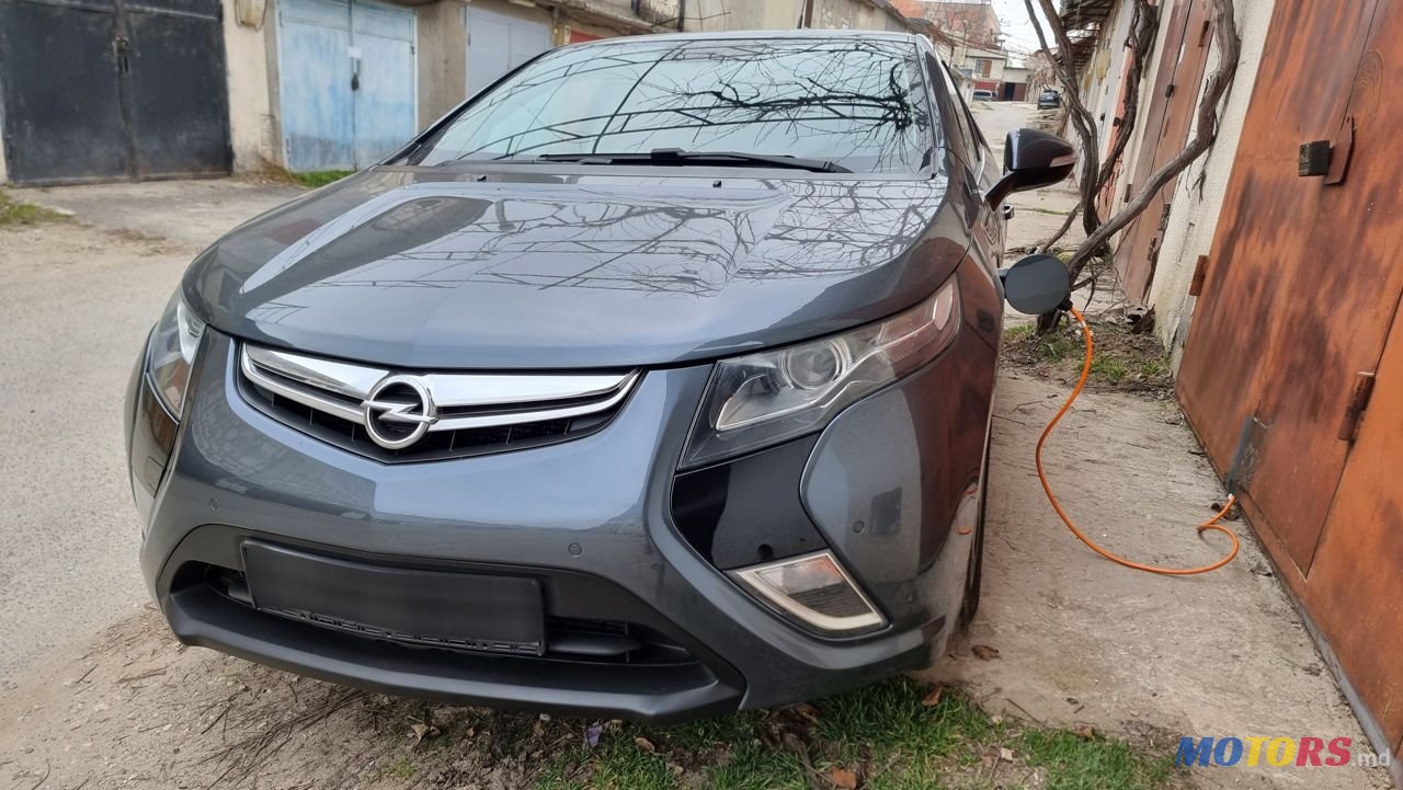 2012' Opel Ampera photo #1