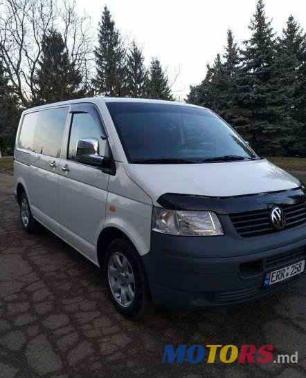 2004' Volkswagen Transporter photo #1