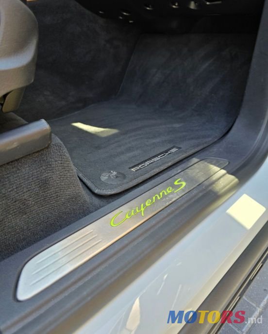 2017' Porsche Cayenne photo #6