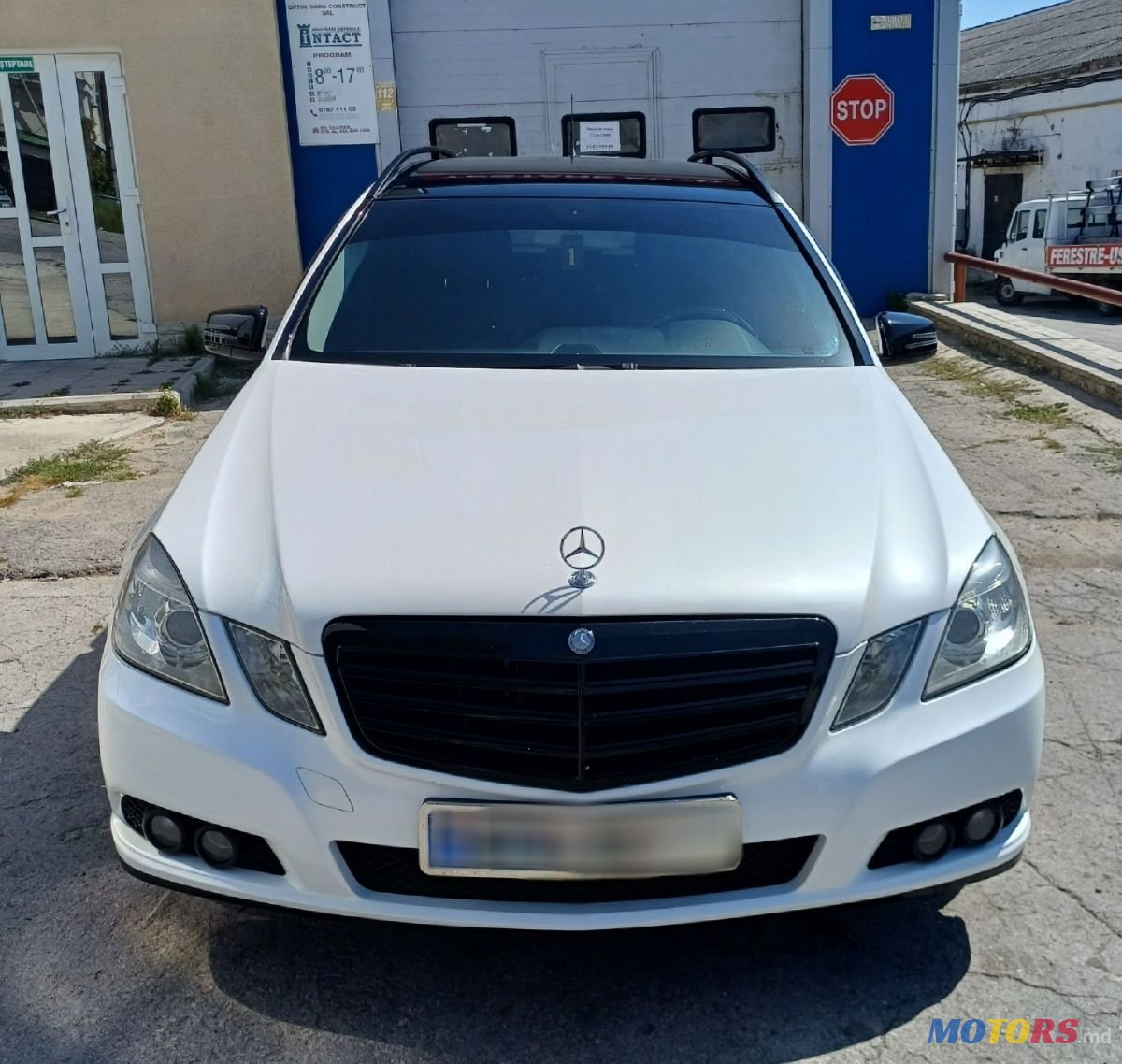 2011' Mercedes-Benz E Класс photo #1