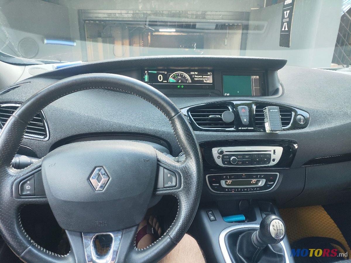 2014' Renault Scenic photo #5