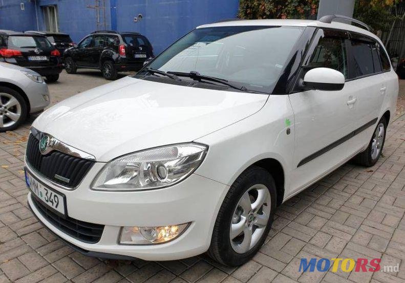 2011' Skoda Fabia photo #1
