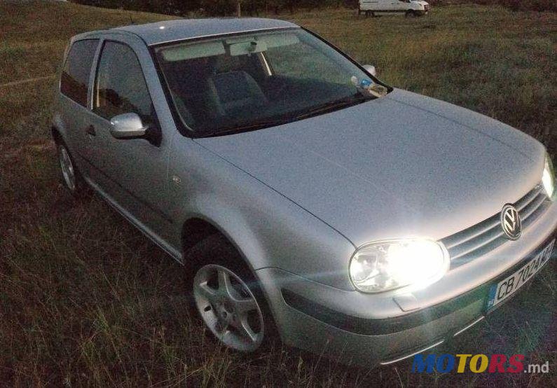 2001' Volkswagen Golf photo #1