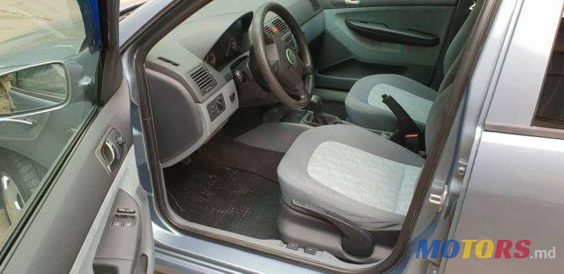 2002' Skoda Fabia photo #3