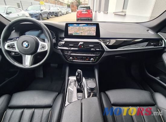 2019' BMW 5 Series photo #6