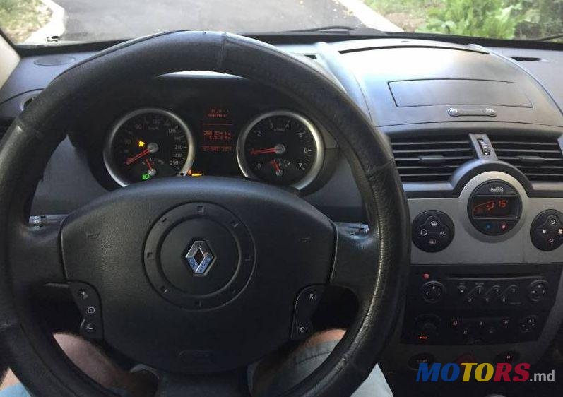 2005' Renault Megane photo #1