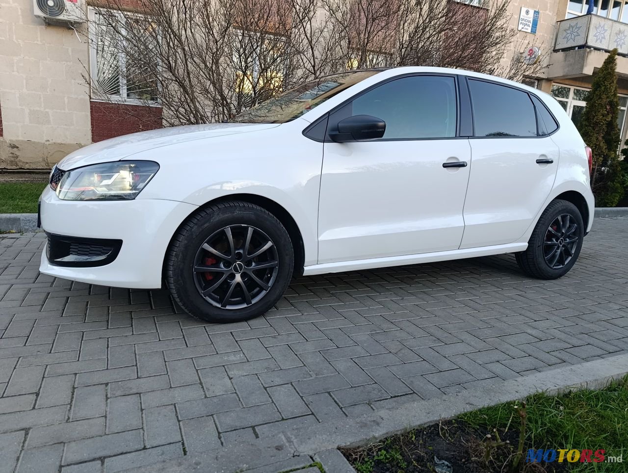 2013' Volkswagen Polo photo #2