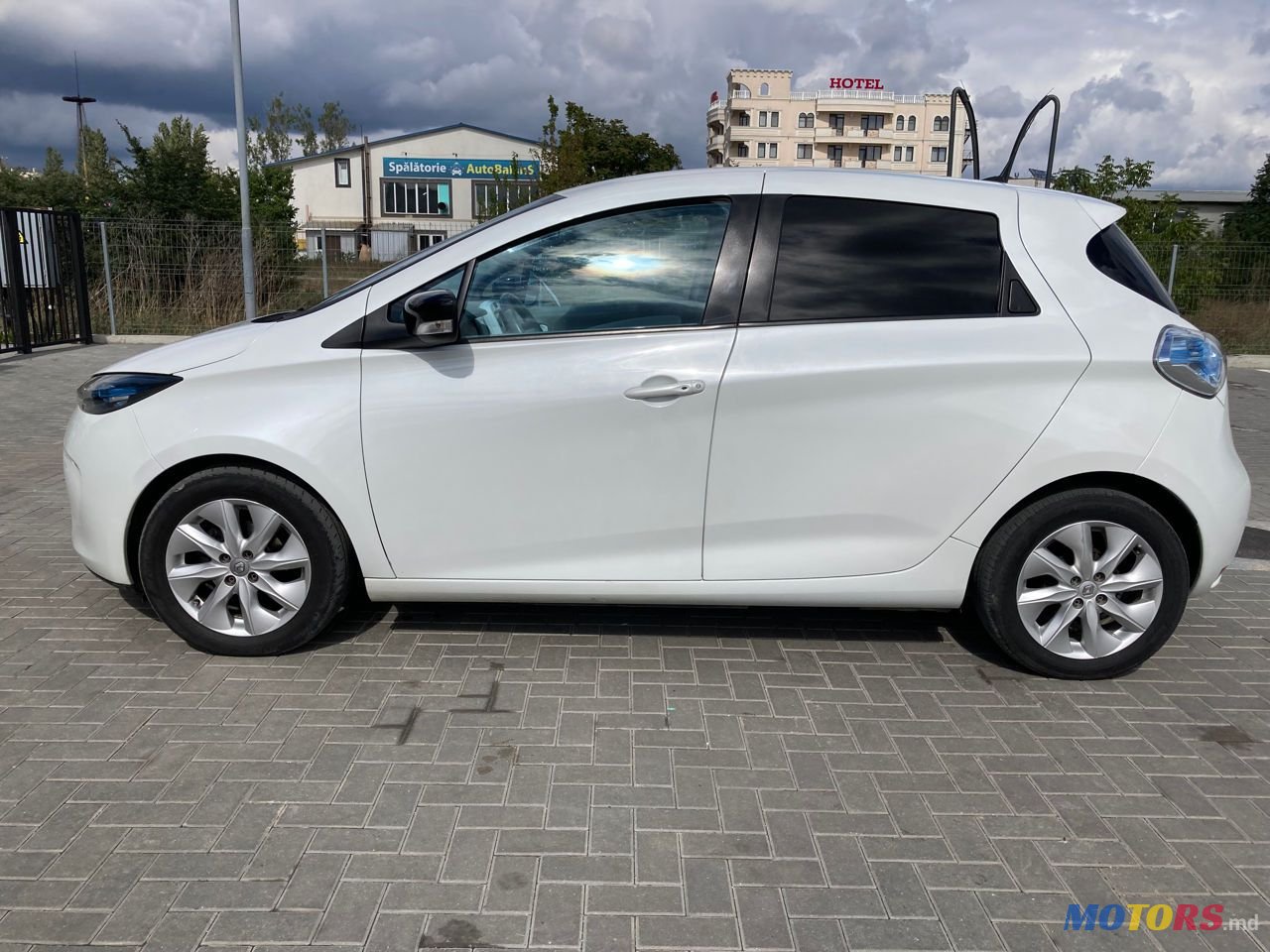 2013' Renault Zoe photo #5