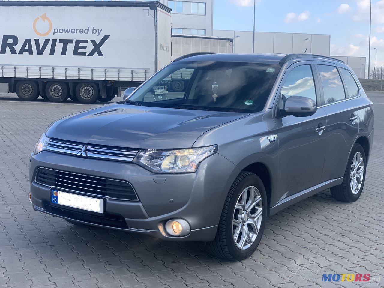 2013' Mitsubishi Outlander photo #1