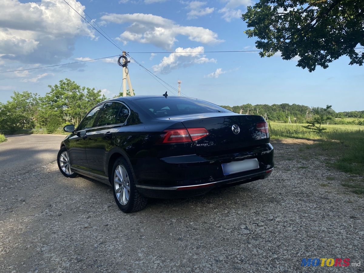 2017' Volkswagen Passat photo #4