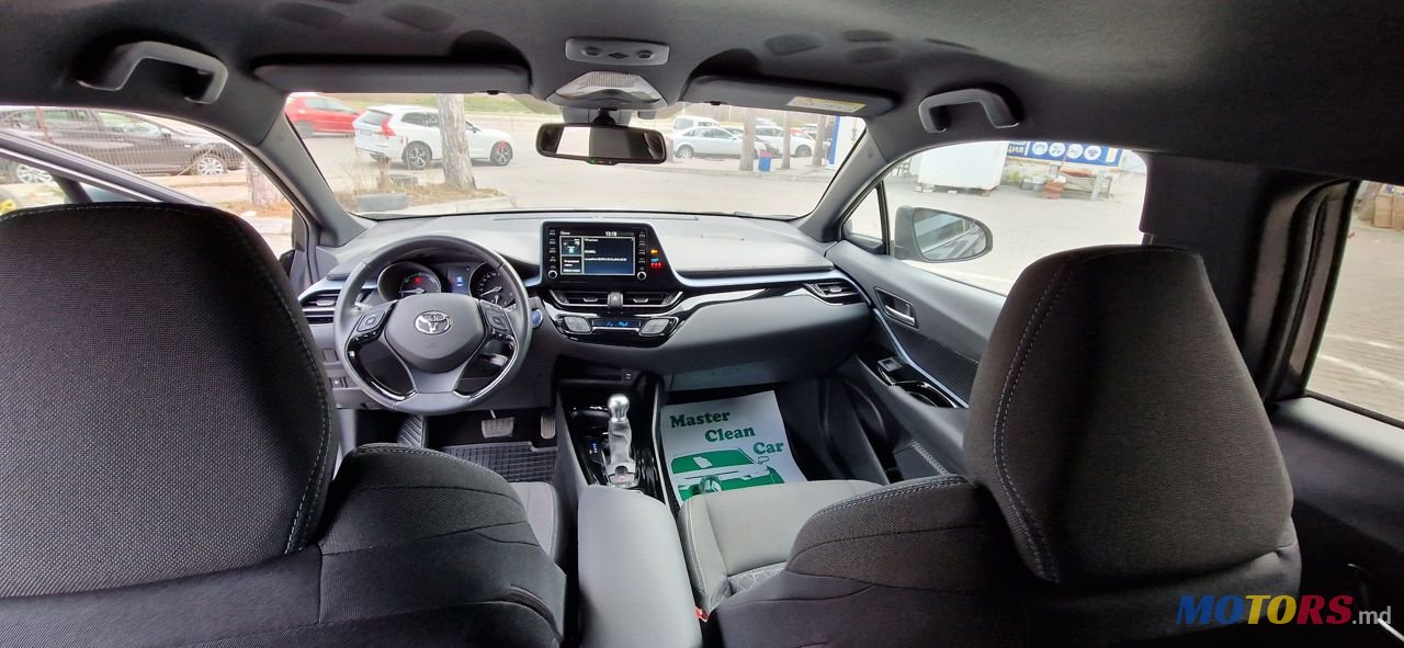 2020' Toyota C-HR photo #6
