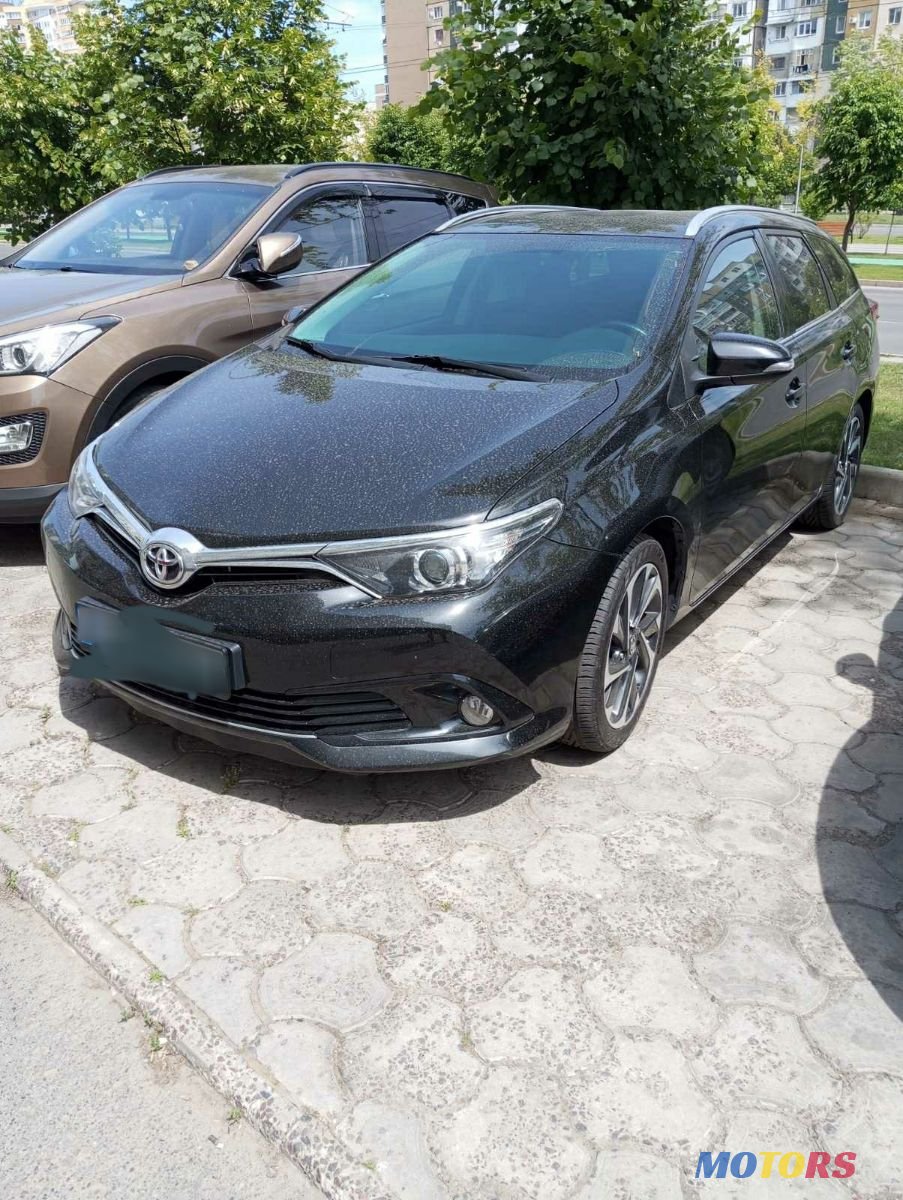 2016' Toyota Auris photo #2