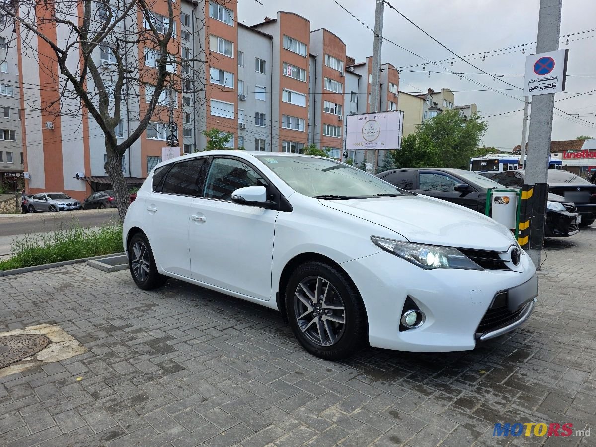 2014' Toyota Auris photo #1