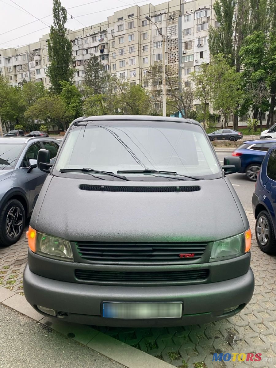 2001' Volkswagen Transporter photo #1