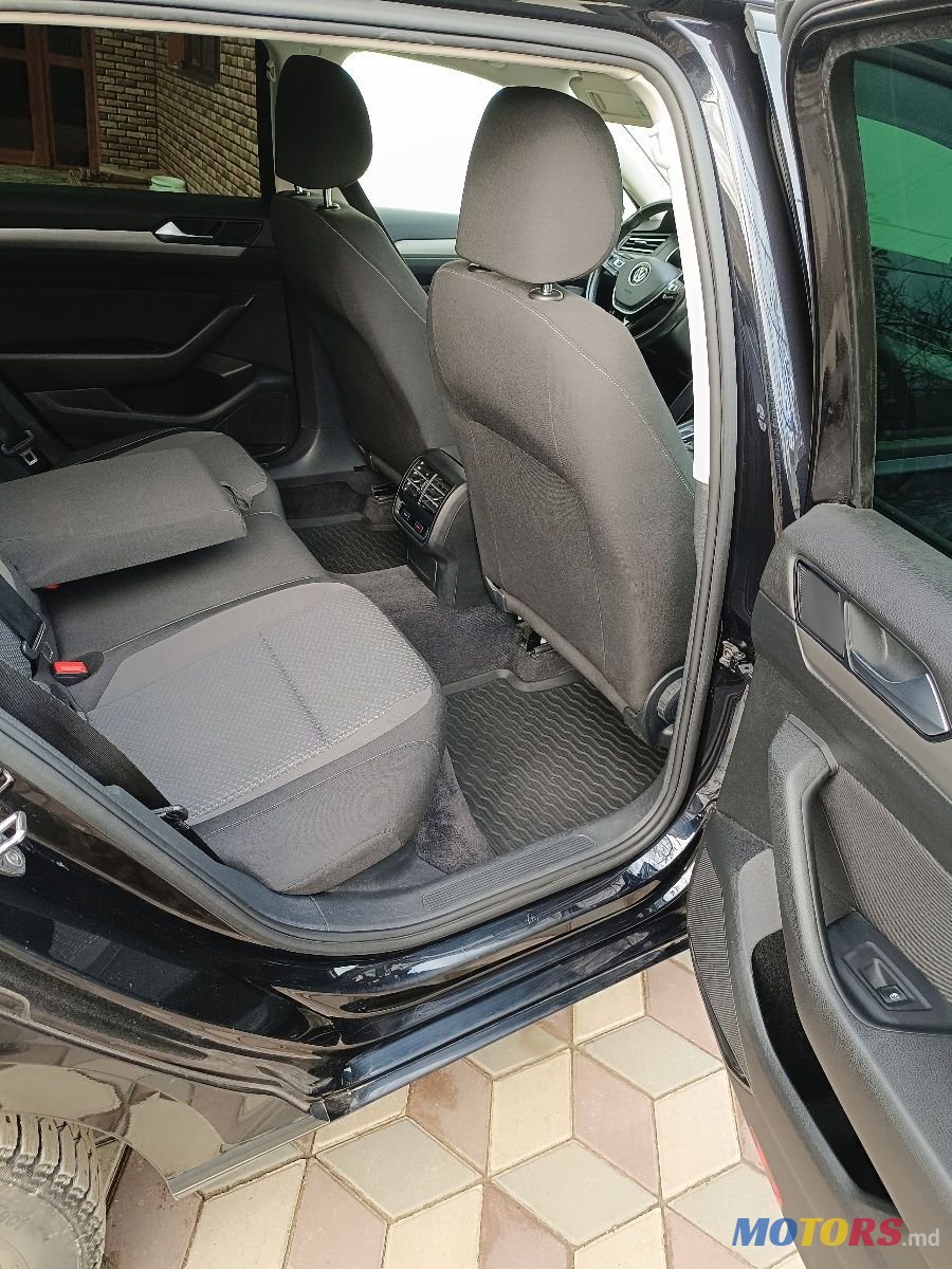 2016' Volkswagen Passat photo #4