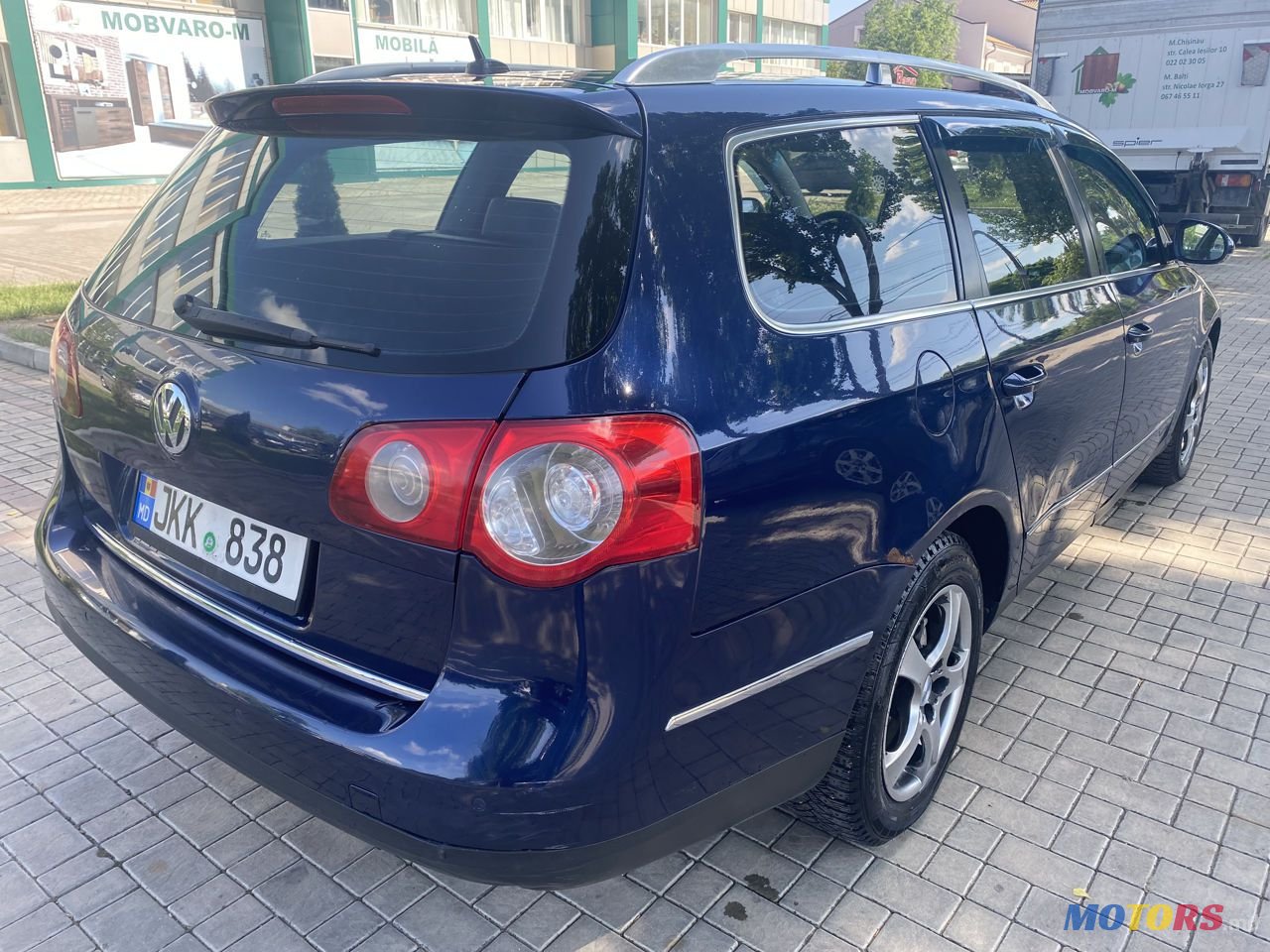 2010' Volkswagen Passat photo #5