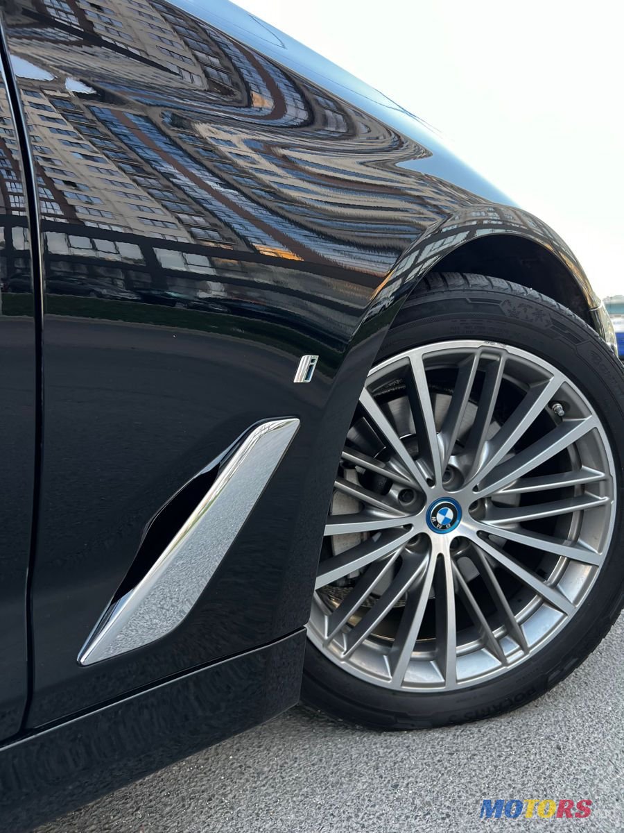 2018' BMW 5 Series photo #6
