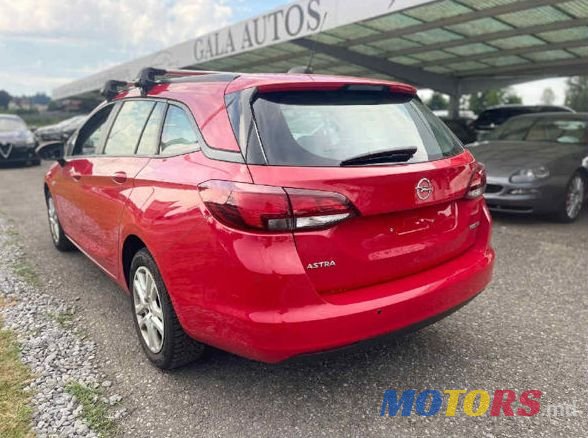 2017' Opel Astra photo #4