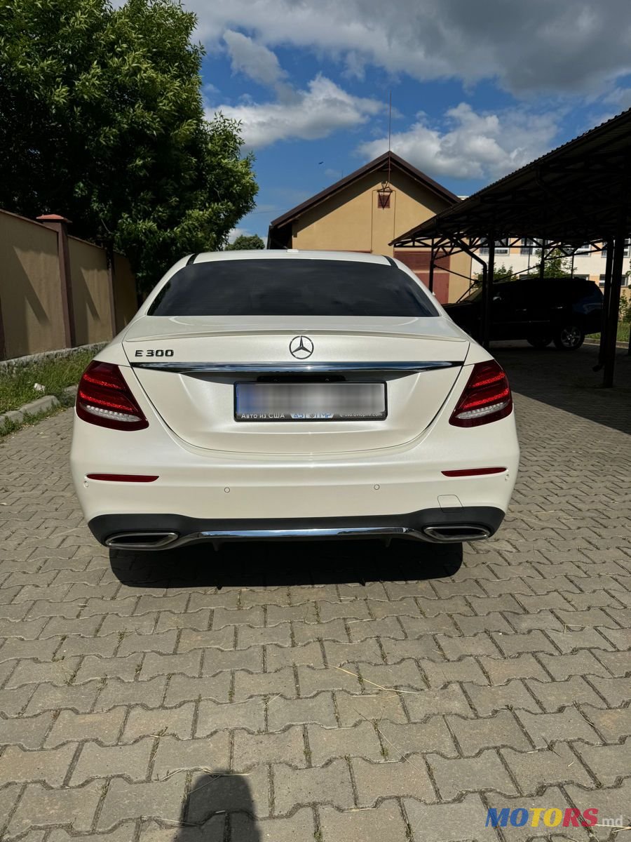 2017' Mercedes-Benz E-Class photo #4