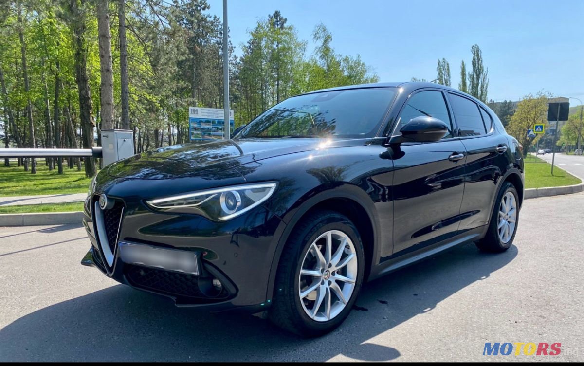 2017' Alfa Romeo Stelvio photo #2