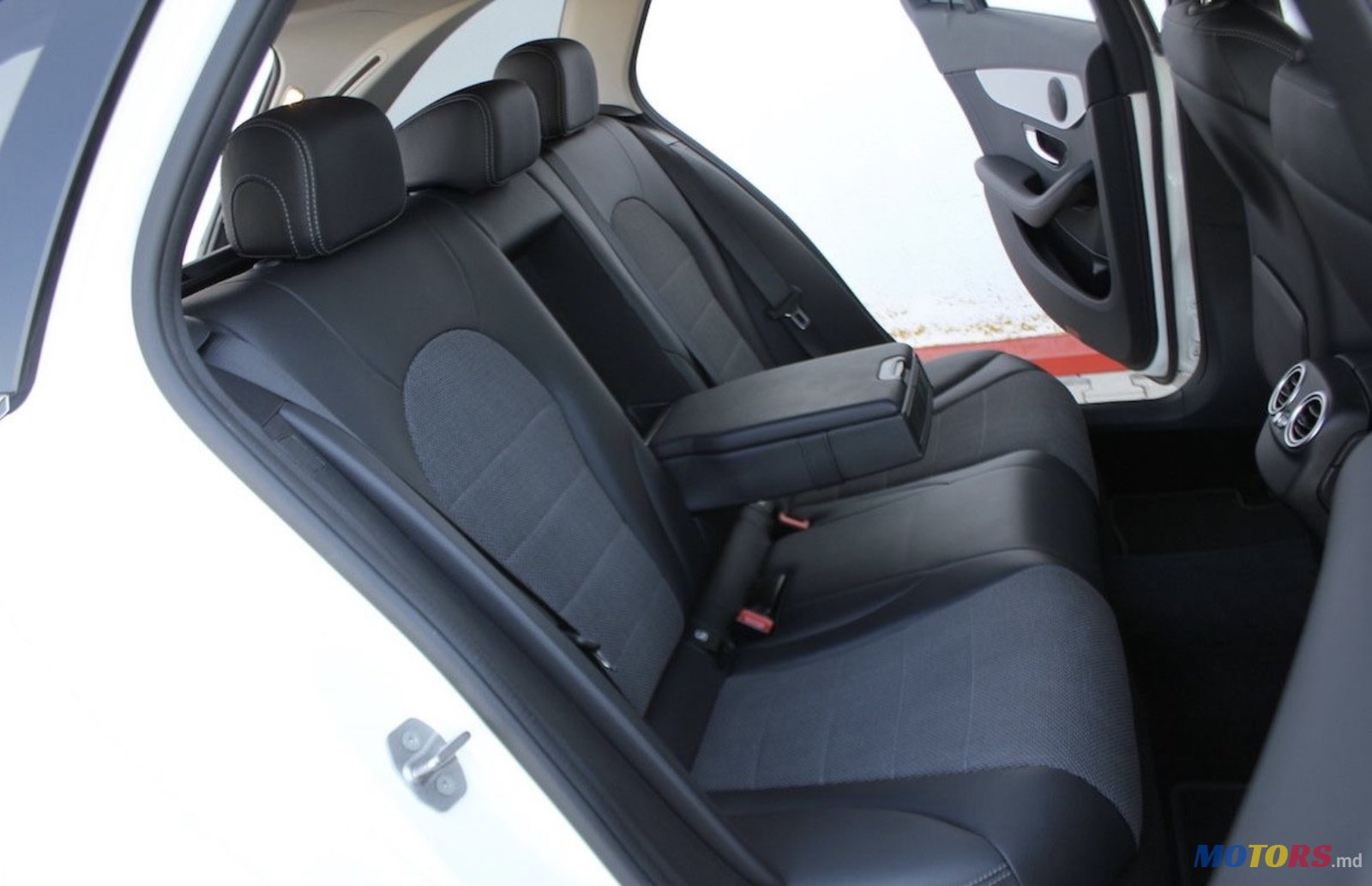 2019' Mercedes-Benz C 300 de T EQ Plug-In Hybrid photo #6