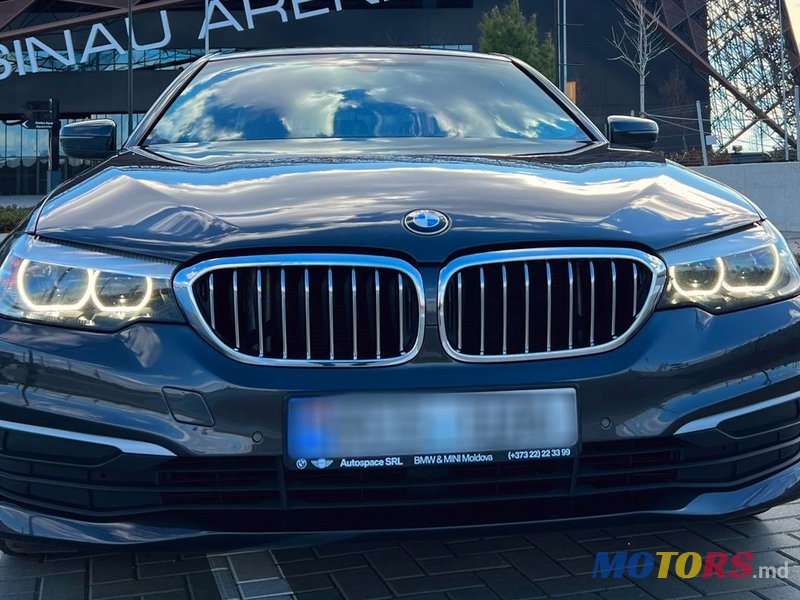 2017' BMW 5 Series photo #5
