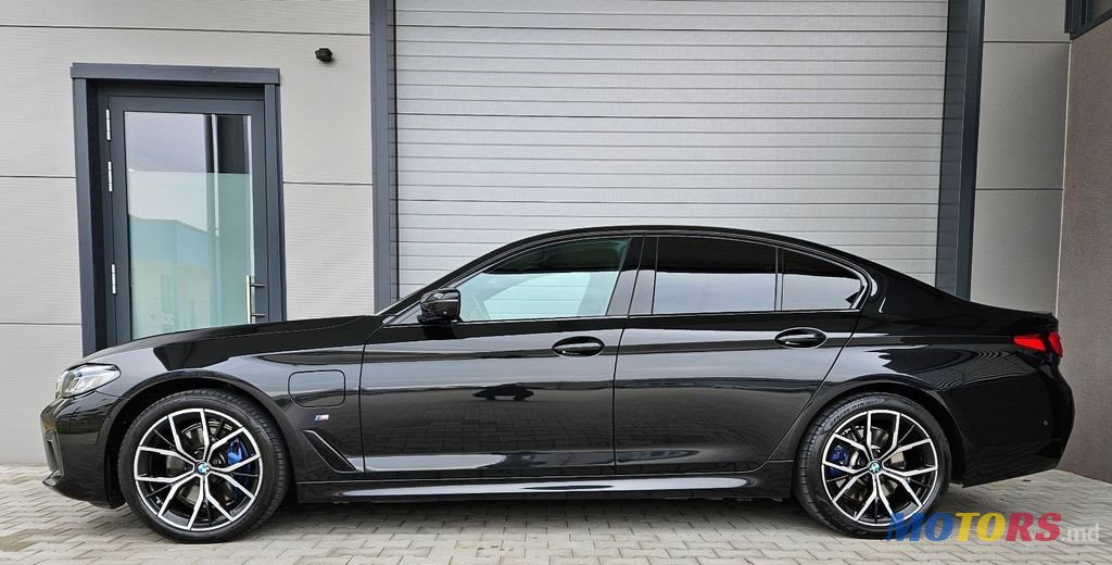 2020' BMW 5 Series photo #3