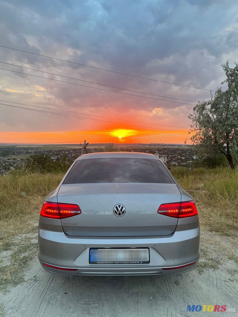 2018' Volkswagen Passat photo #2