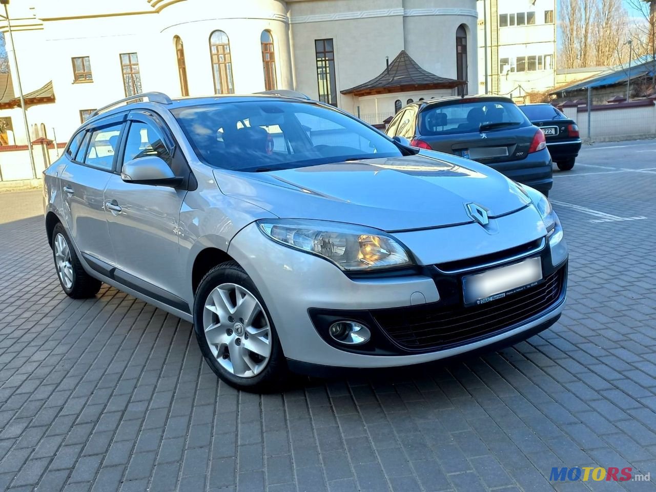 2012' Renault Megane photo #1