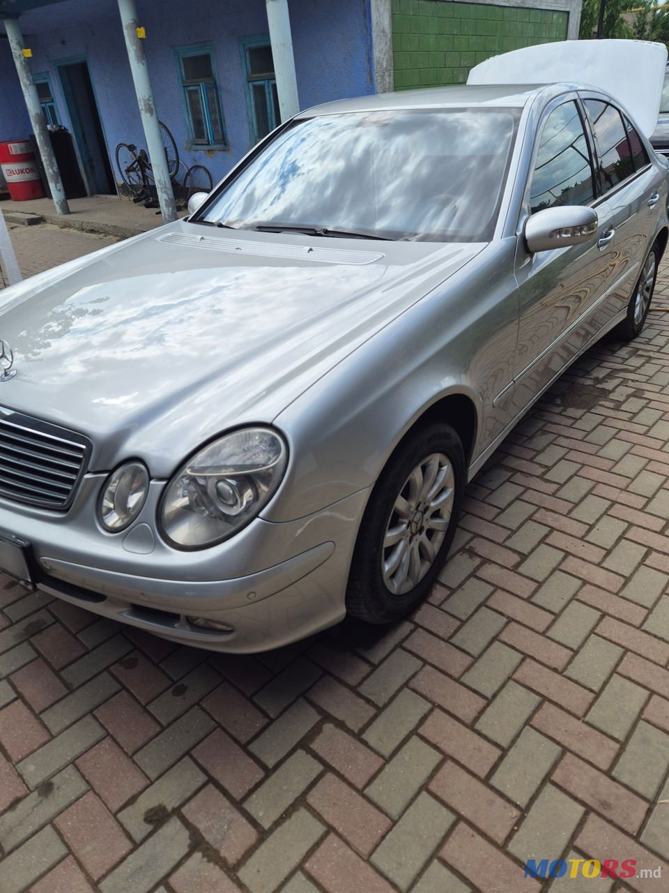 2004' Mercedes-Benz E-Class photo #2