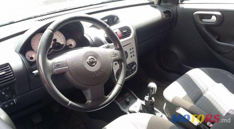 2004' Opel Corsa photo #2