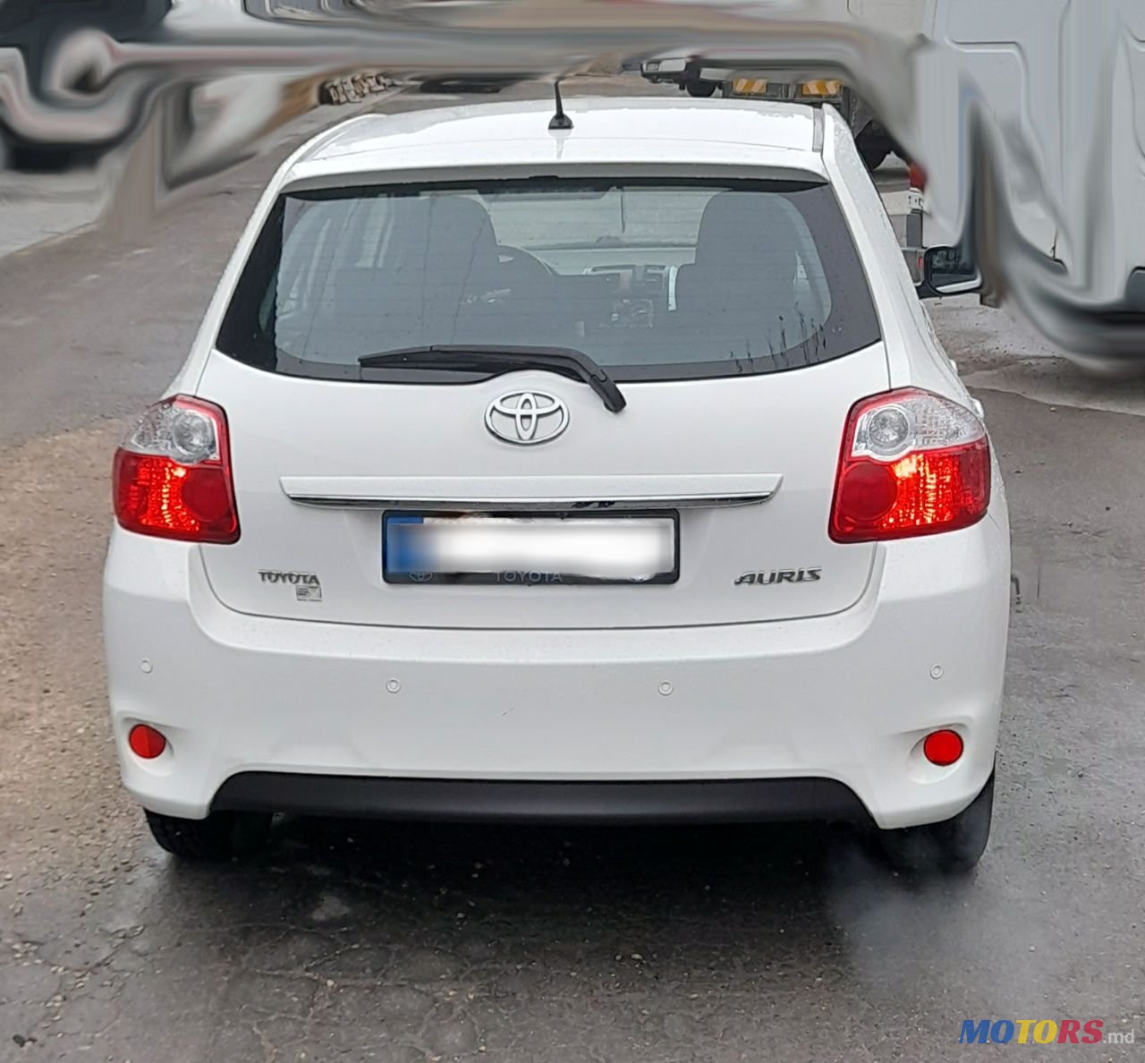 2012' Toyota Auris photo #2