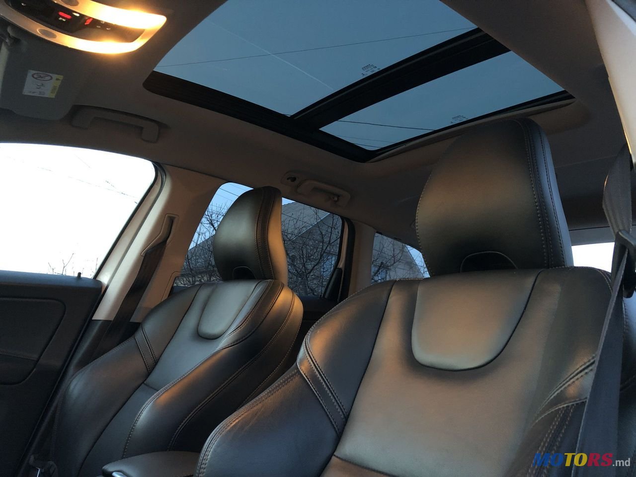 2017' Volvo XC60 photo #6