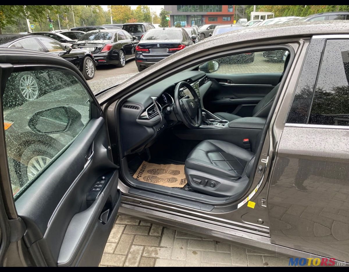 2018' Toyota Camry photo #2