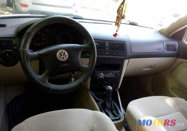 2000' Volkswagen Golf photo #1