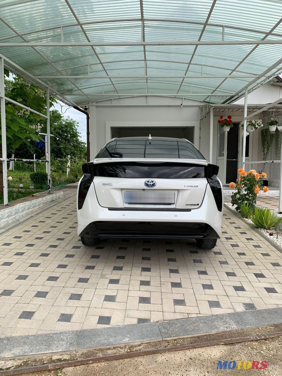 2016' Toyota Prius photo #2