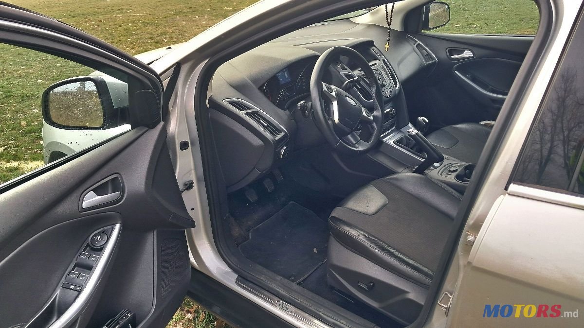 2012' Ford Focus photo #5