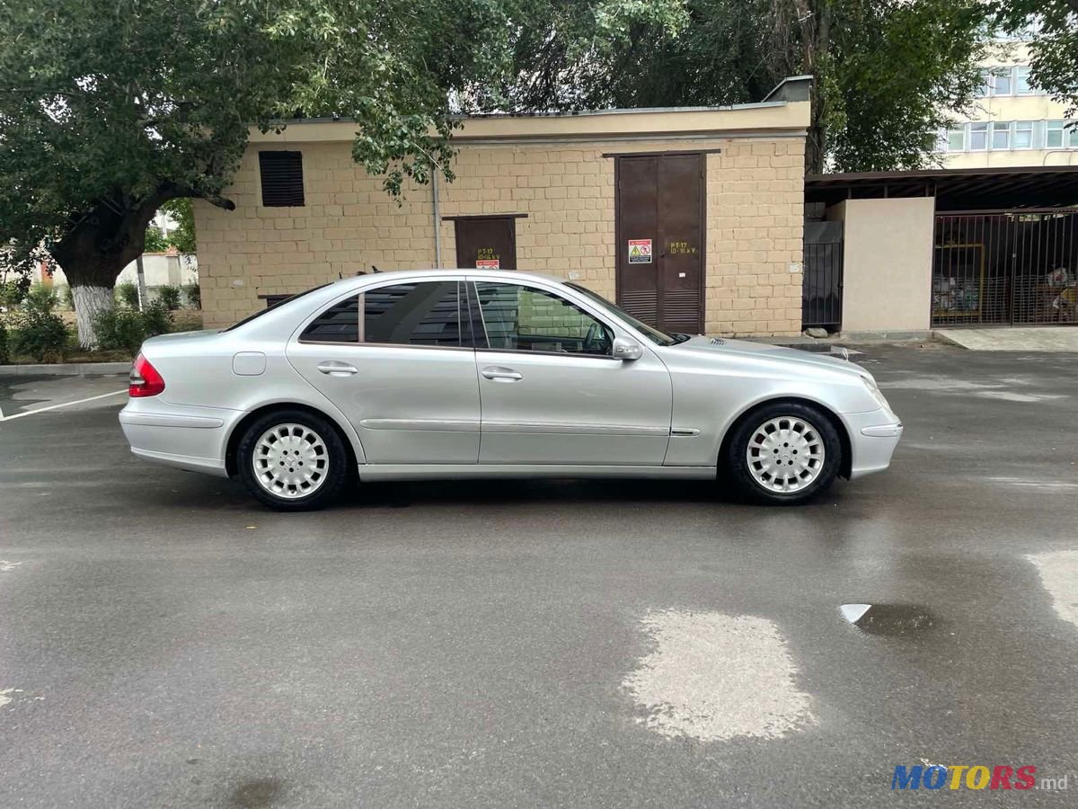 2005' Mercedes-Benz E Класс photo #2