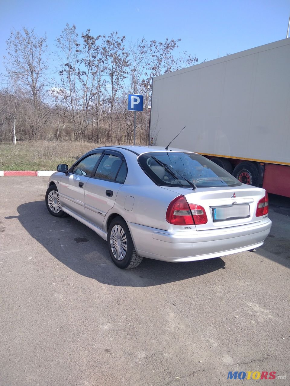 2002' Mitsubishi Carisma photo #4