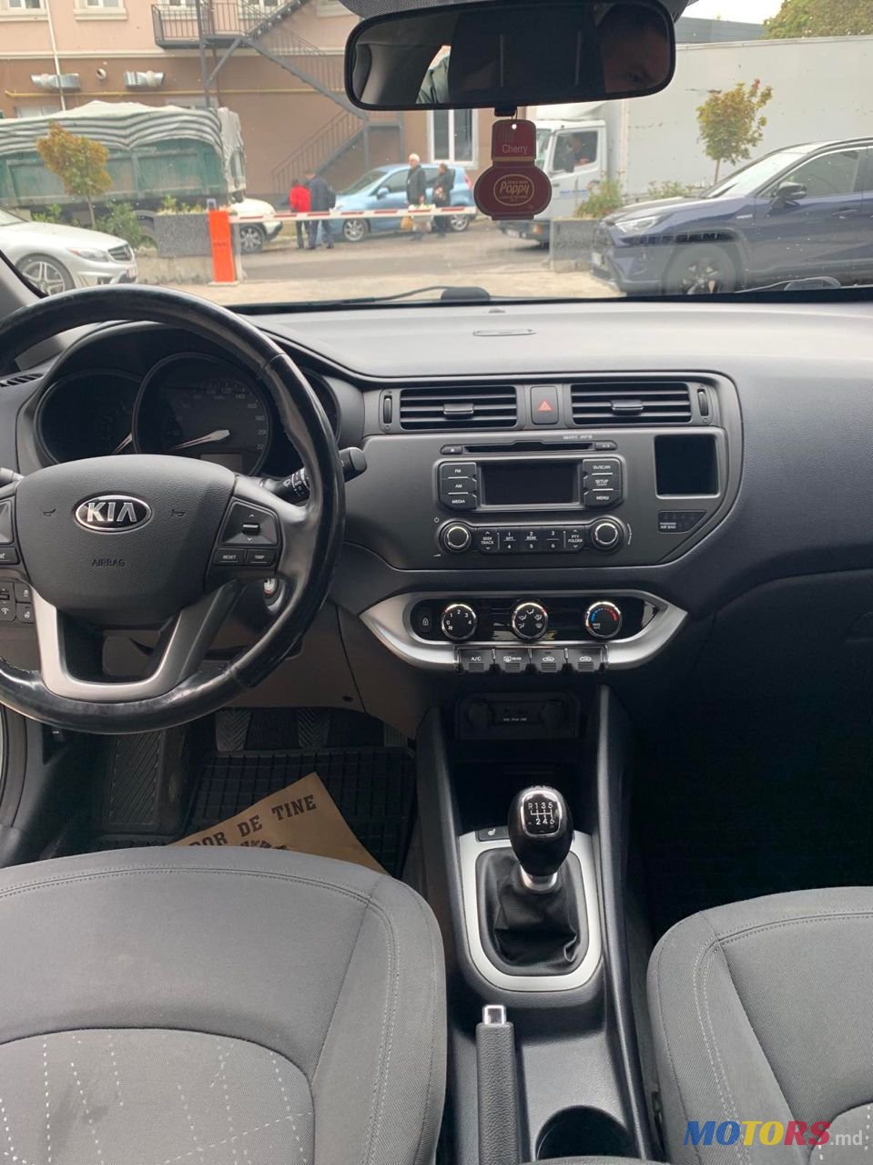 2013' Kia Rio photo #2