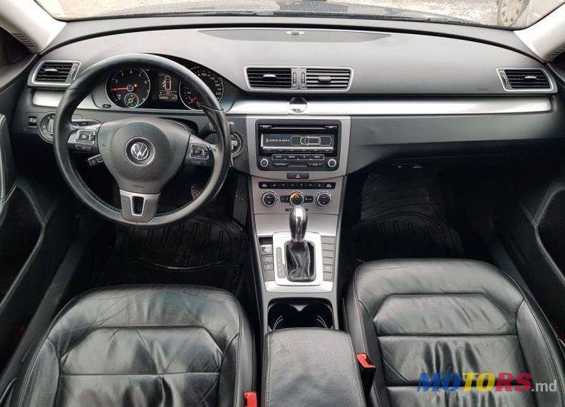 2012' Volkswagen Passat photo #2