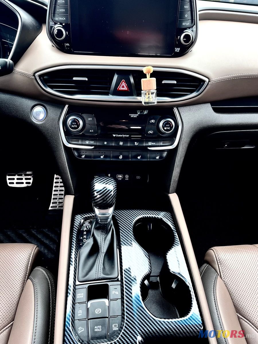 2019' Hyundai Santa Fe photo #6