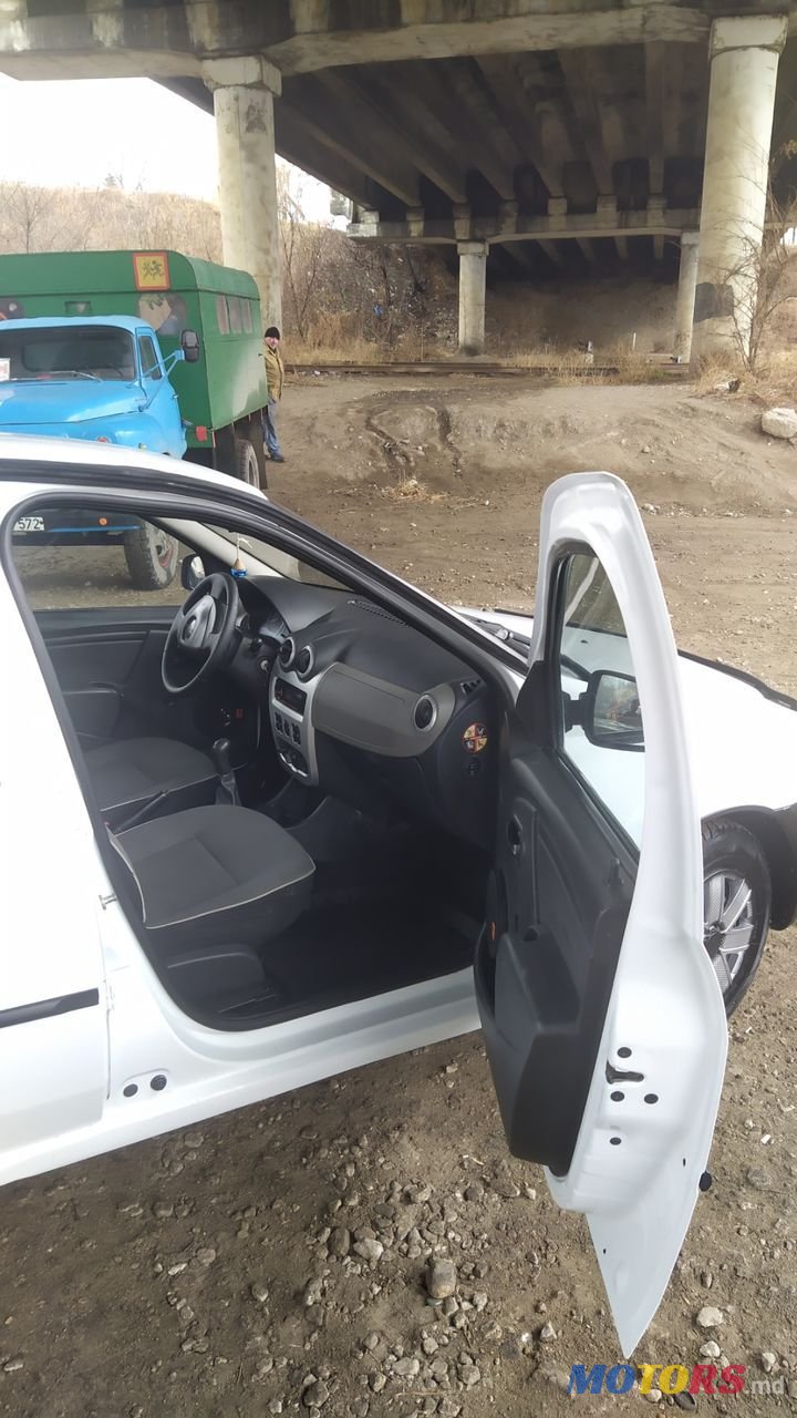 2012' Dacia Logan photo #2