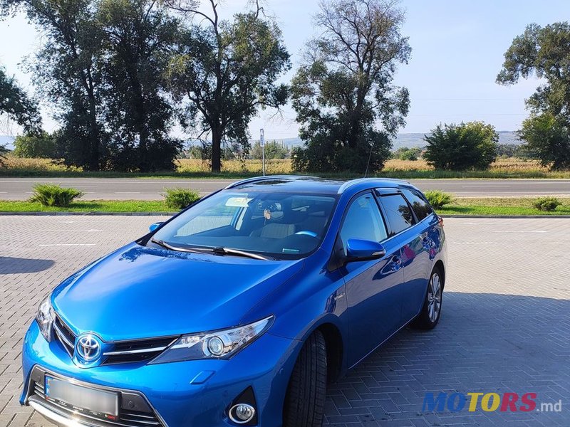 2014' Toyota Auris photo #3