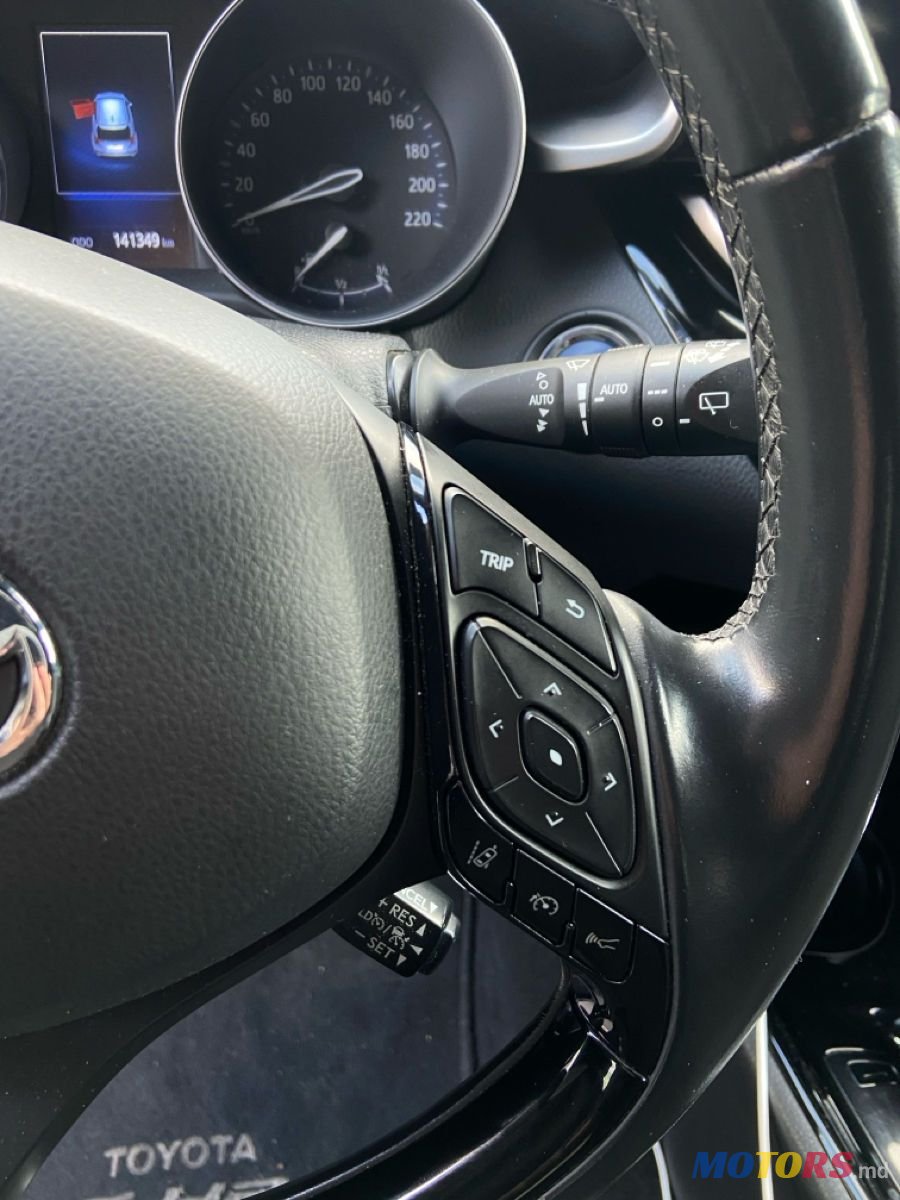 2018' Toyota C-HR photo #6
