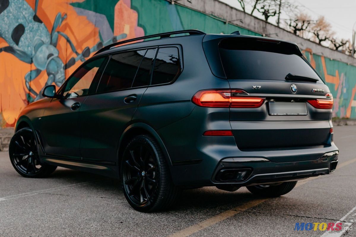 2021' BMW X7 photo #2