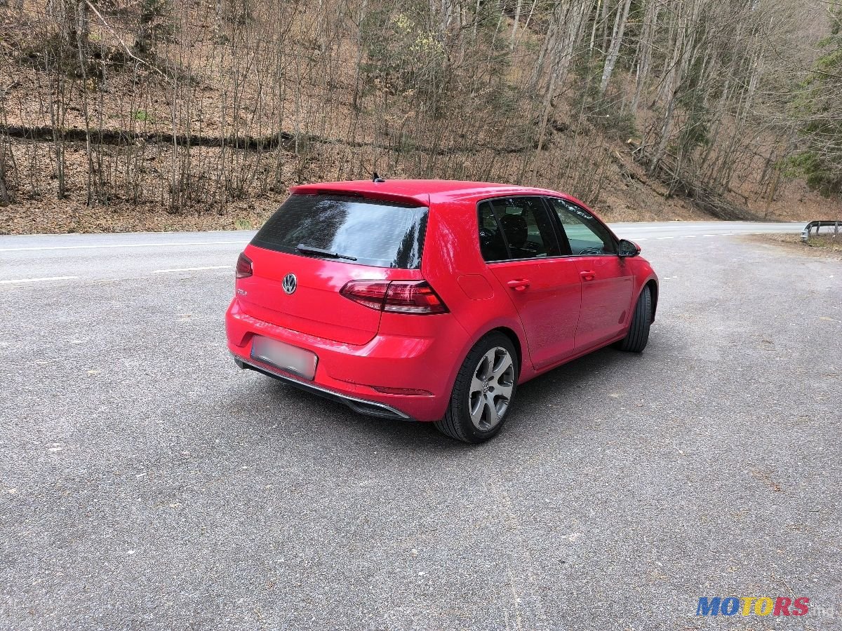 2019' Volkswagen Golf photo #4