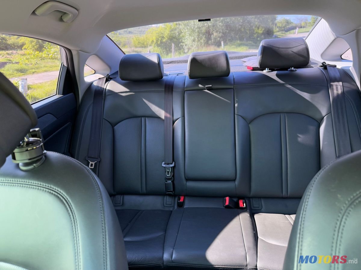 2016' Hyundai Sonata photo #5