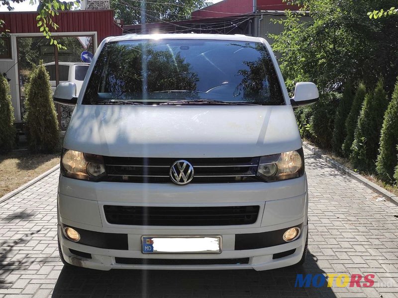 2011' Volkswagen Transporter photo #1